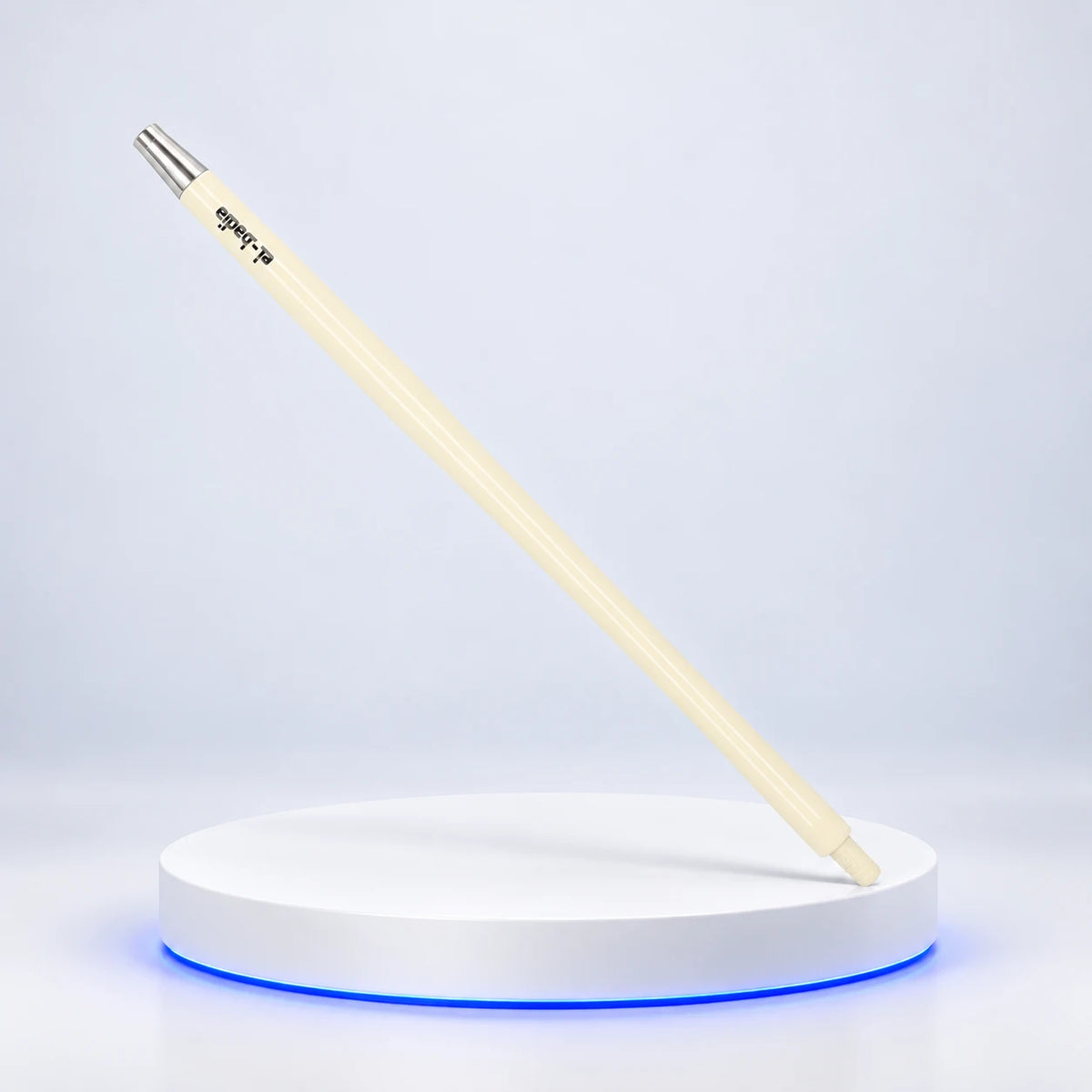 Manche CELESTE XL — Ivory White — photo studio