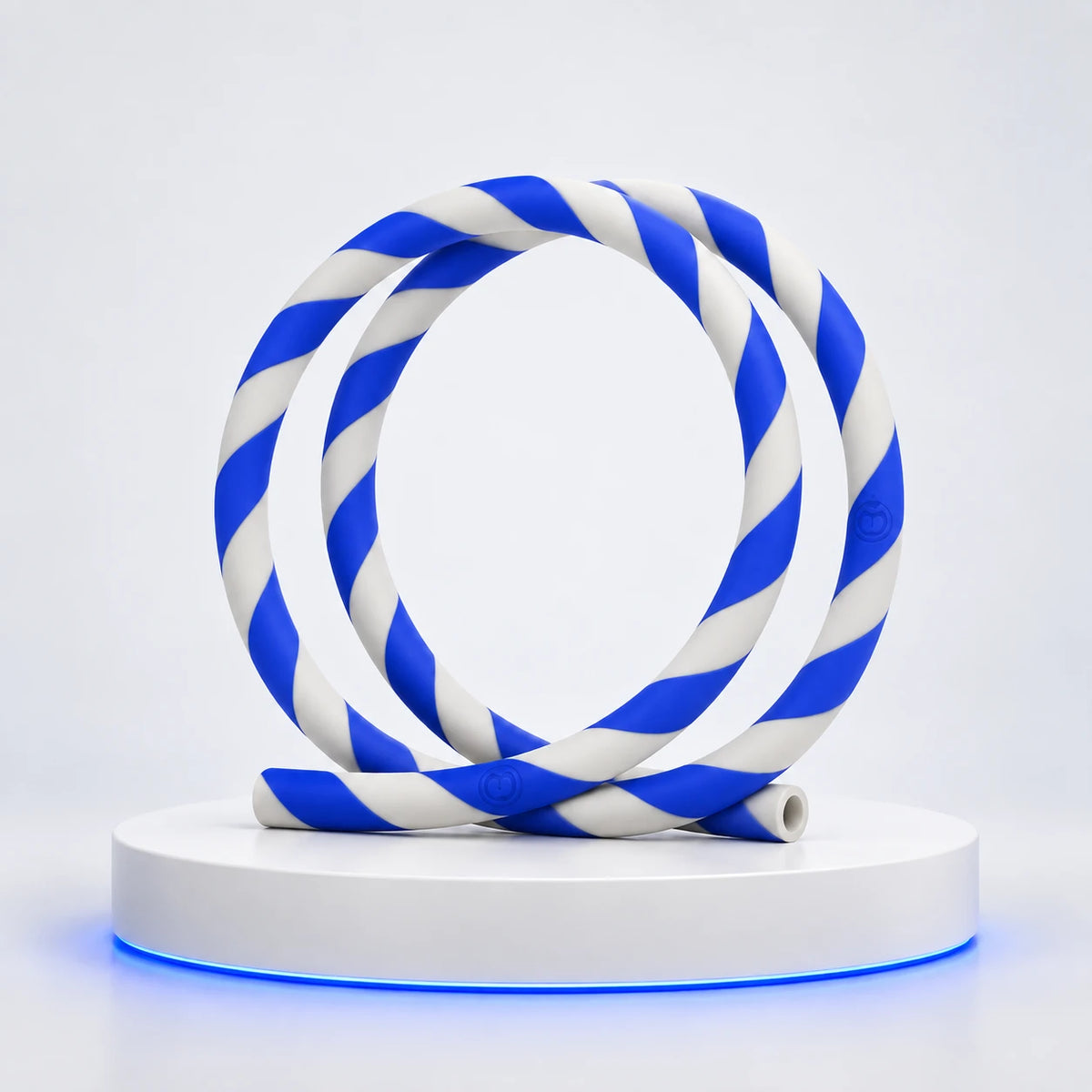 Tuyau silicone Striped — Blanc & Bleu — photo studio