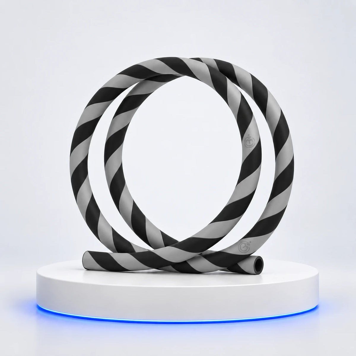 Tuyau silicone Striped — Noir & Argenté — photo studio