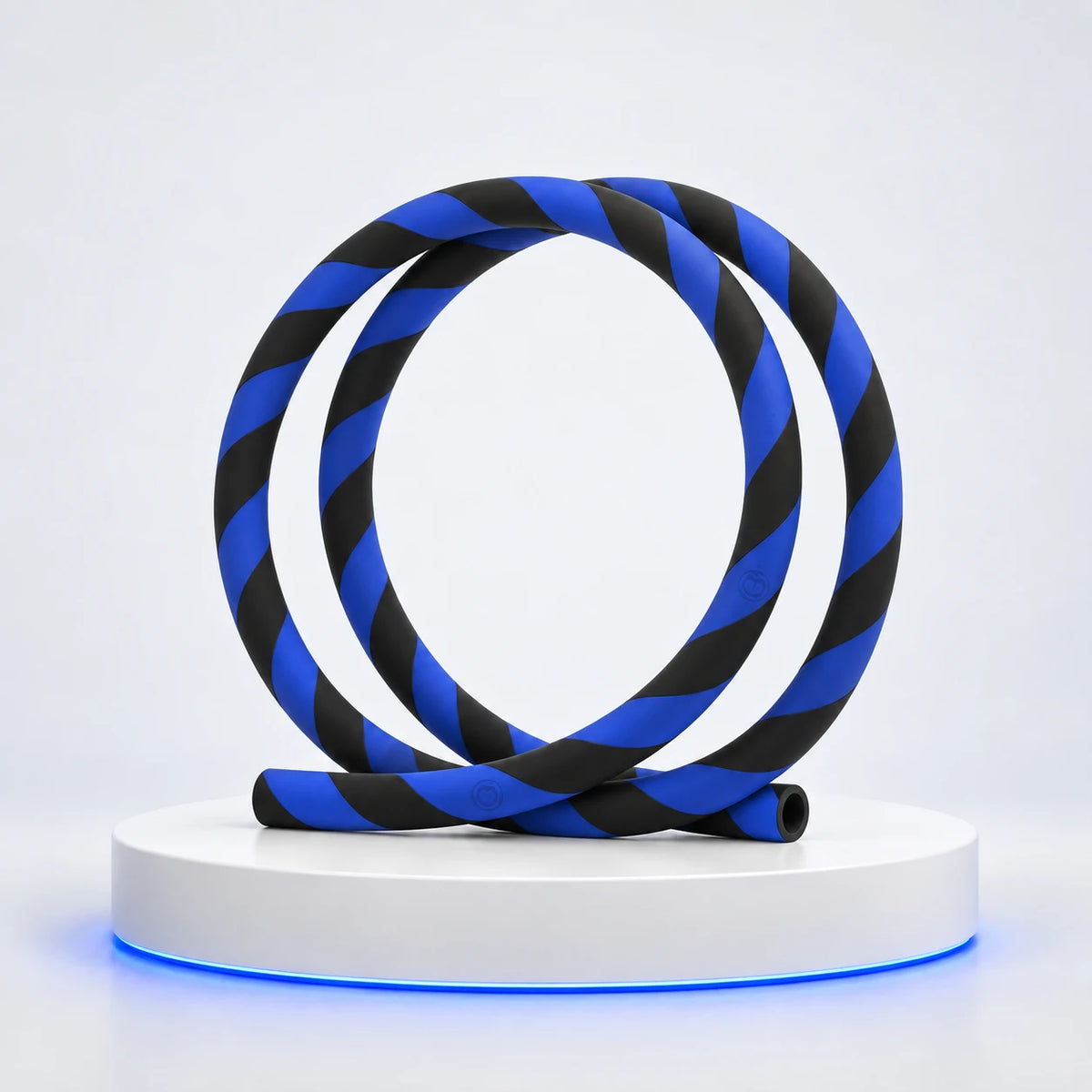 Tuyau silicone Striped — Noir & Bleu — photo studio
